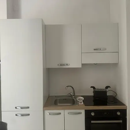 Monolocale San Giovanni Con Balcone A 50 M Dalla Metro Rzym
