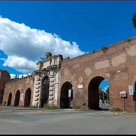 Monolocale San Giovanni Con Balcone A 50 M Dalla Metro *